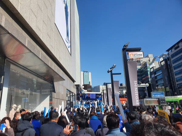 이재명 대선 후보의 유세 현장을 가득 메운 인파들