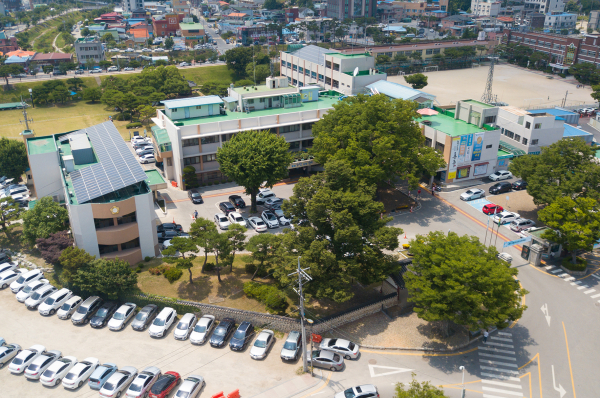 홍성군청사 전경