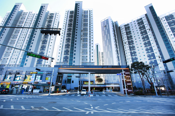 중흥S-클래스더퍼스트아파트 전경