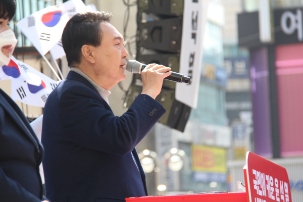 천안 유세현장에서 연설하는 윤석열 후보