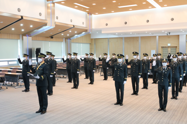 임관장교 임관선서모습