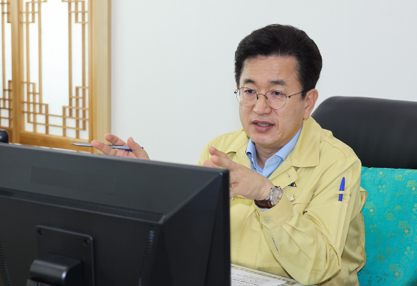 허태정 대전시장은 7일 영상회의로 진행한 주간업무회의에서 철저한 대통령선거 준비를 당부했다.