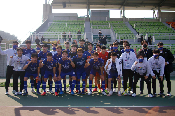 충남아산프로축구단 선수들