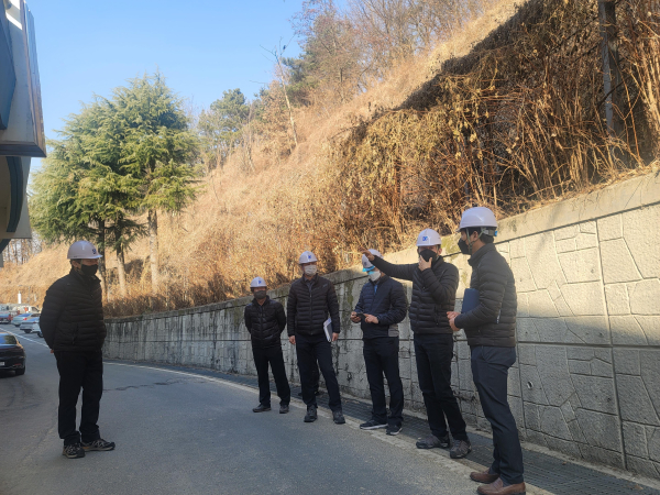 해빙기 대비 시설물 안전점검 모습