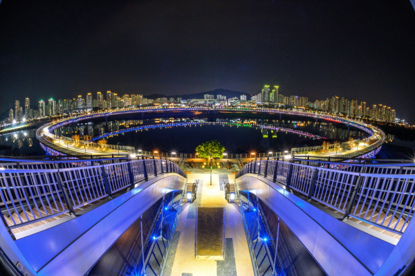 금강보행교 야경