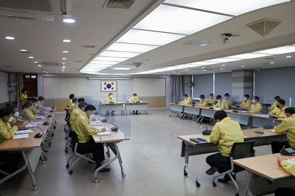 4월 확대간부회의 진행 장면