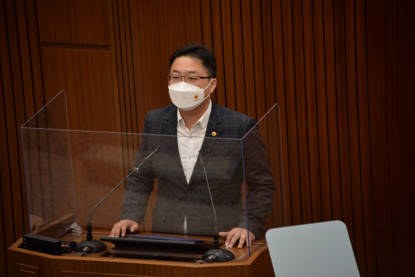 5분 발언하는 박성수 세종시의회 의원