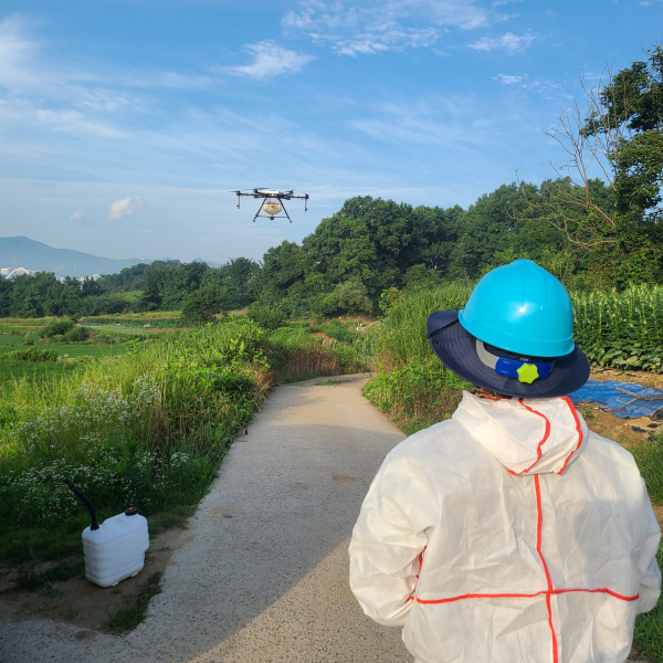 병해충 드론 방제사업 장면