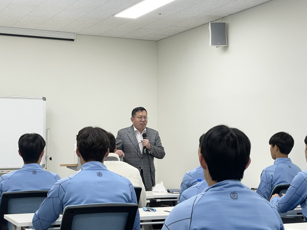 천안시축구단, 아웅산 테러 영웅 ‘전인범 장군’ 초청 팀워크 특강 실시