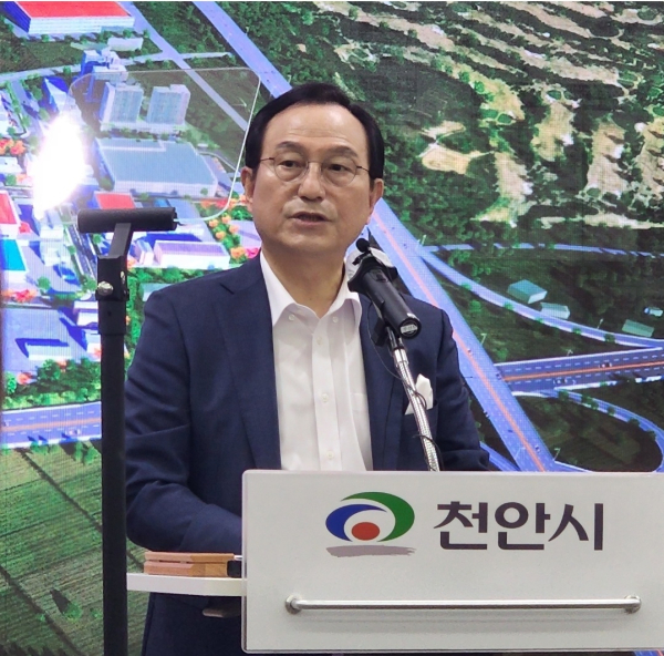 천안시장 선거 재선 의지를 밝히는 박상돈 천안시장