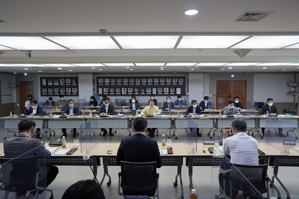 간담회 진행 장면