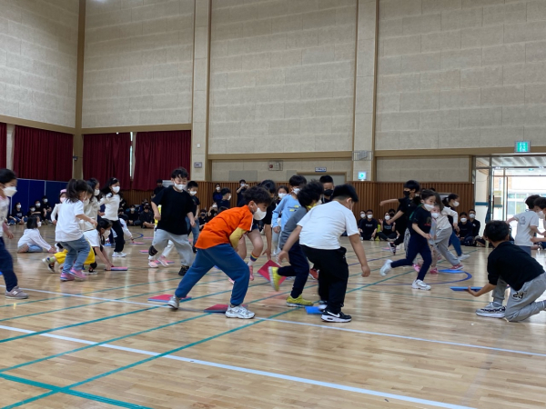 세종시 보람초등학교는 어린이날을 기념해 가족운동회를 개최했다.