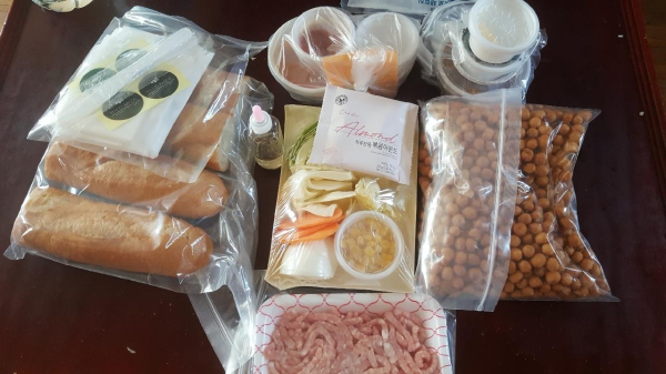 드림스타트 가정에 배송된 손질된 재료를 담은 밀키트(meal kit)