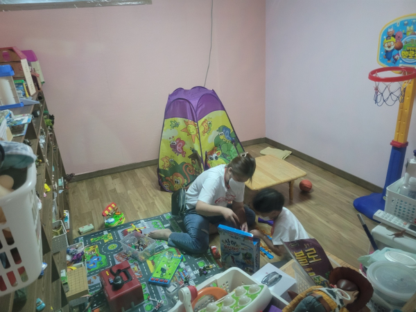 부모와 아동의 1:1 양육코칭 참여 모습