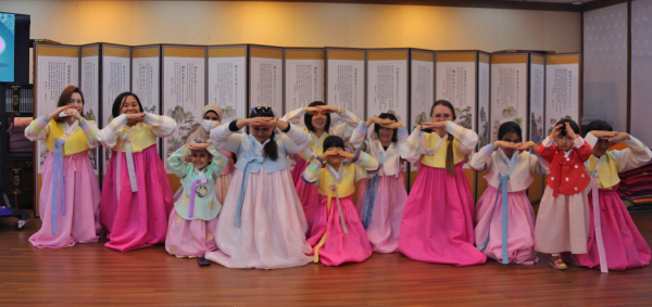 육군대학 외국군 장교 및 가족, 한국효문화진흥원 방문