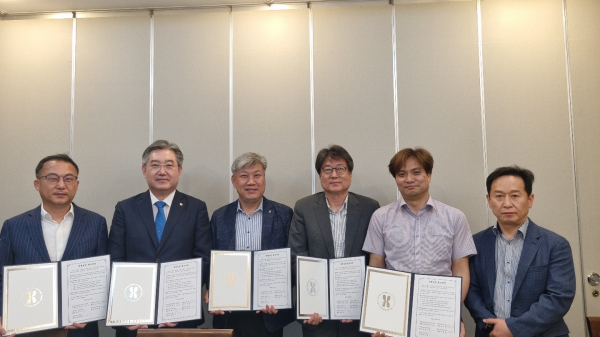 지난 26일 충남 의사회·치과의사회·한의사회·약사회 4개 의약단체장과 현장 중심 소통 간담회 개최