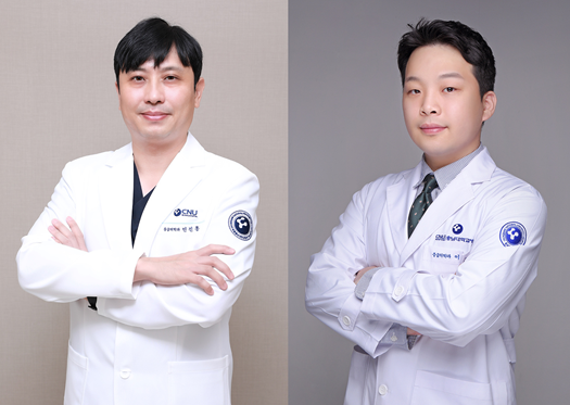 (사진 왼쪽부터)세종충남대학교병원 응급의학과 민진홍 교수, 충남대학교병원 응급의학과 이봉규 전공의