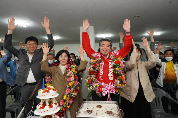 김동일 보령시장 후보 당선 확실시 모습