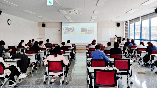 지난 2일 서산시평생학습관에서 열린 ‘평생교육 강사양성 과정’ 수업 모습