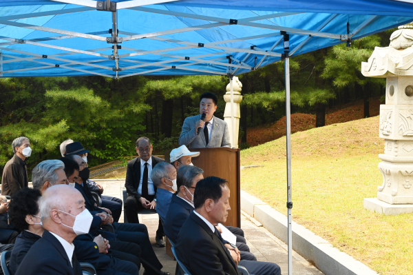 추도사 하는 김연수 중구의회 의장