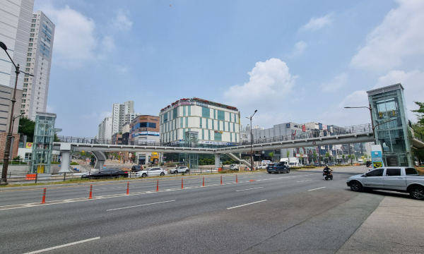 불당동 보행육교 준공사진