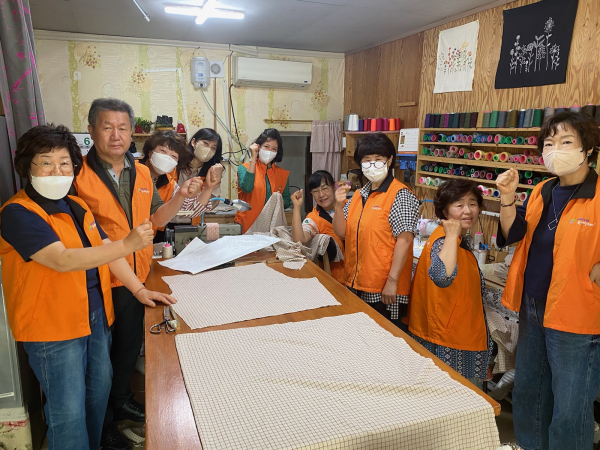 맞춤형 여름잠옷 제작에 나선 대흥동복지만두레 회원들