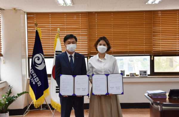 왼쪽 – 한국건강관리협회 대전충남지부 문원주 본부장오른쪽 – 대전광역시아동복지협회 양승연 회장