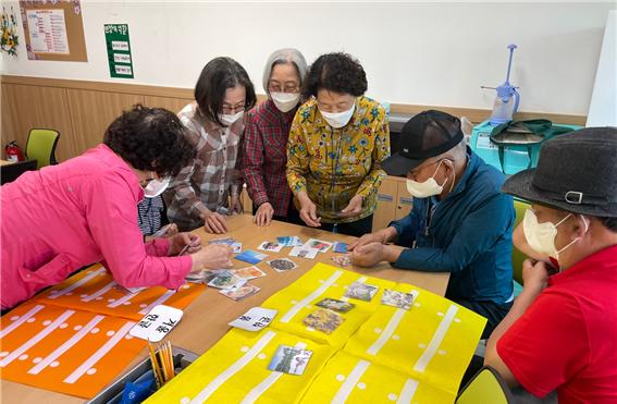 대전 서구 치매안심센터 프로그램 운영 장면