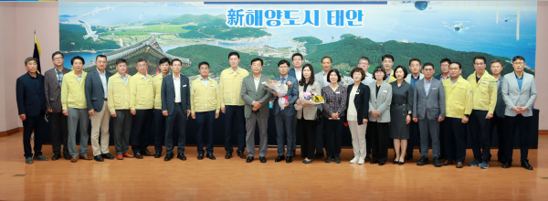 최군노 부군수 이임식 모습