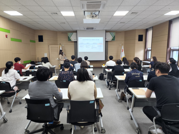 ‘장기요양기관 감염병 대응능력 향상을 위한 VR(가상현실) 프로그램’ 설명회 개최 모습