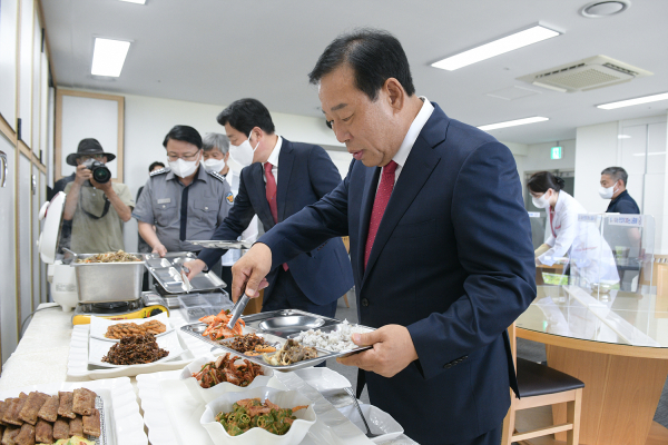 최민호 시장 직원들과 오찬 모습
