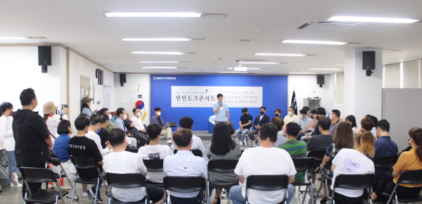 민주당 대전시당은 2일 평당원 중심의 '만민토크콘서트'를 개최하고, 대선지선 패배에 대한 다양한 진단을 내놨다.