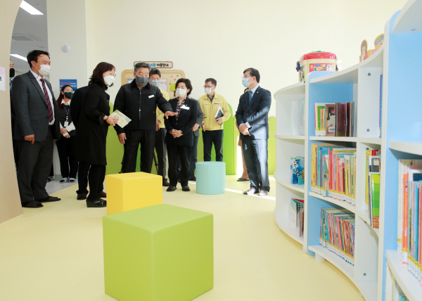 지난해 아이키움터를 방문한 가세로 군수(21. 10. 28.).