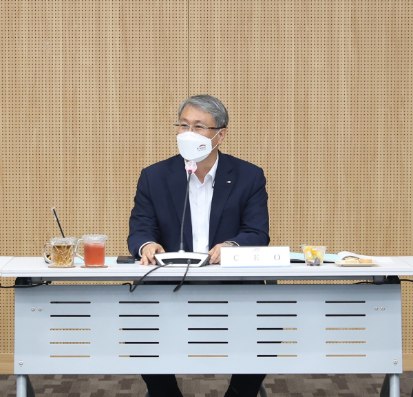 박재현 사장은  경영회의를 주재하며, 정부와 국민 입장에서 체감할 수 있는 지속적인 혁신 노력을 강조했다.(사진 박재현 한국수자원공사 사장)
