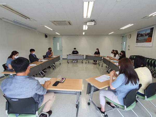 상반기 자체평가를 위한 회의 사진