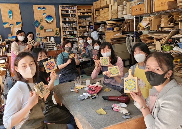 학부모 평생교육 프로그램 목공체험 모습