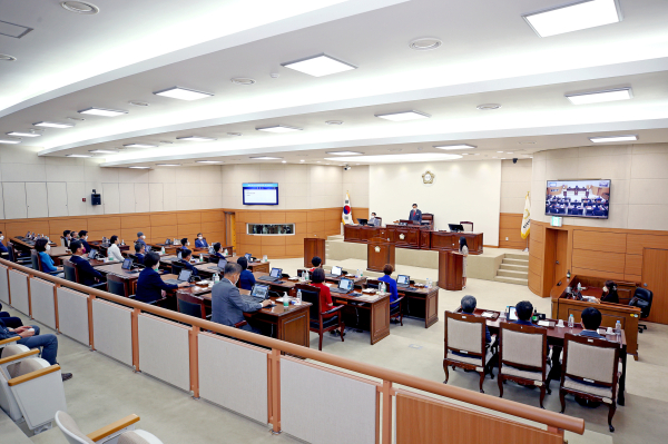 유성구의회, 제9대 원구성 후 첫 임시회 개회 모습