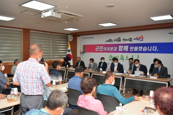 최재구 군수 응봉면 초도방문 모습