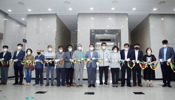 지난 30일 보령문화의전당에서 열린 미술교류전 장면