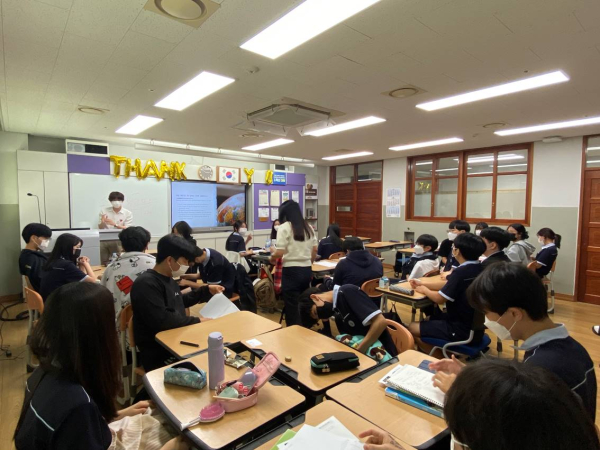 세종시 한솔고 외국인유학생 재능기부 모습