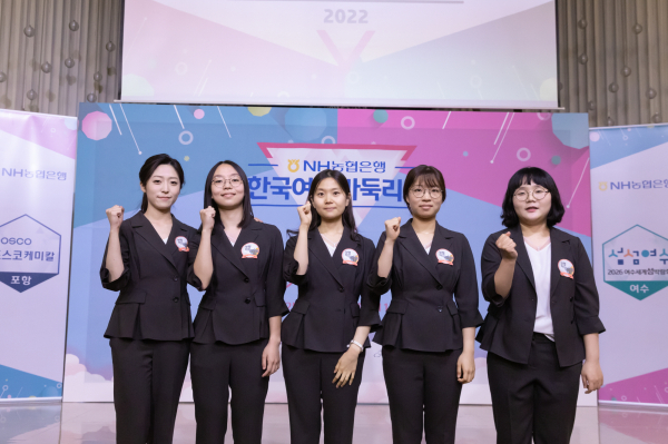 보령머드팀 (왼쪽부터 문도원 감독, 박소율, 김경은, 최정, 강다정)