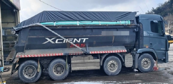 분체상 물질 운반 차량 사진