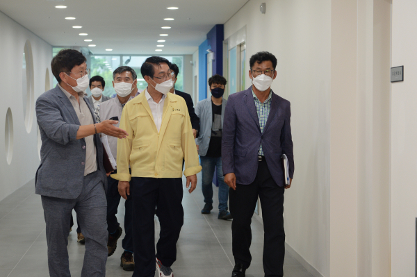 이용록 홍성군수, 민선 8기 주요 사업장 현장 (홍성가족어울림 센터) 방문 모습