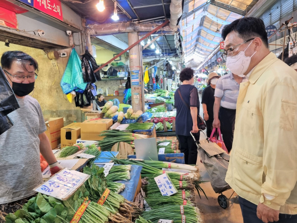 경동시장 물가 점검 현장 사진