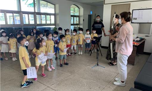 홍성군청 양궁팀, 관내 유치원생 대상 양궁 현장체험 학습 실시 모습