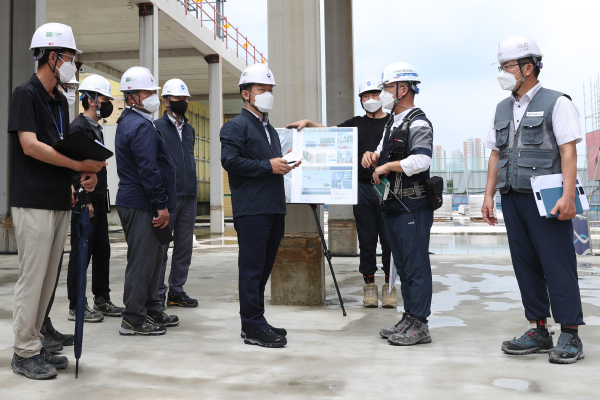 최임락 행복청 차장, 건설현장 안전점검 모습