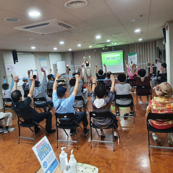 치매인식개선 건강강좌 진행 장면/아산시 제공