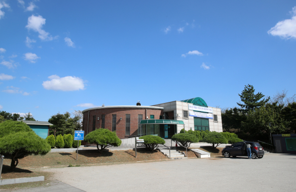 태안군 공설 영묘전 전경