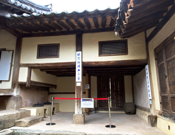 추사고택 안채 다락 임시지지대 설치 모습