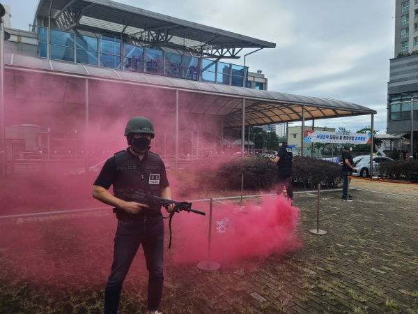 24일 서대전역광장에서 진행된 테러 대비 화재진압 훈련 모습